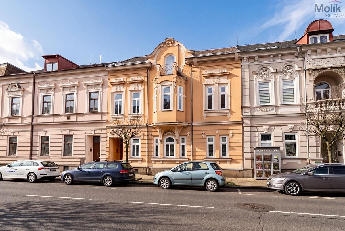 Prodej rodinného domu 330 m², pozemek 359 m²
