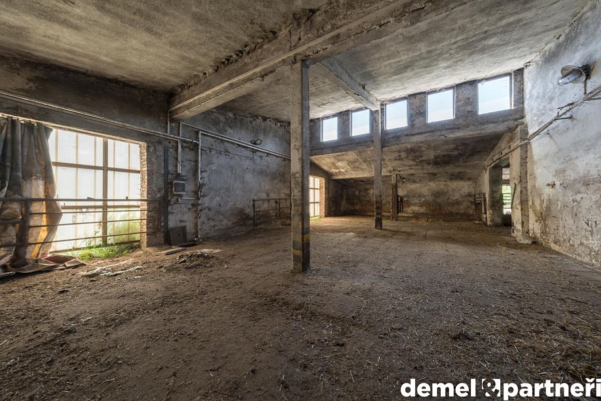 Prodej zemědělského objektu 1400 m² – fotografie 2