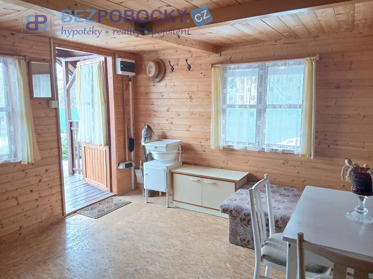 Prodej chaty 15 m², pozemek 22 m² – fotografie 2