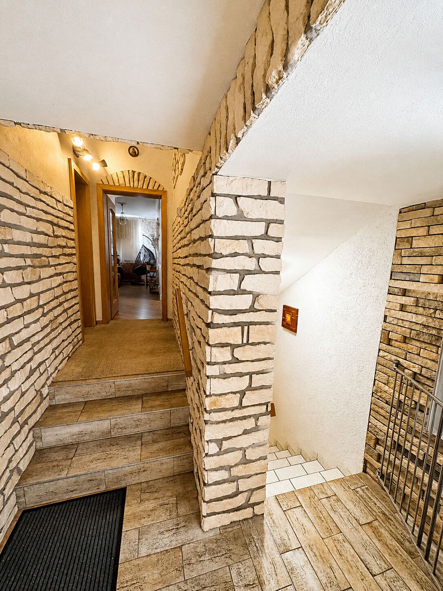 Prodej rodinného domu 420 m², pozemek 532 m² – fotografie 5