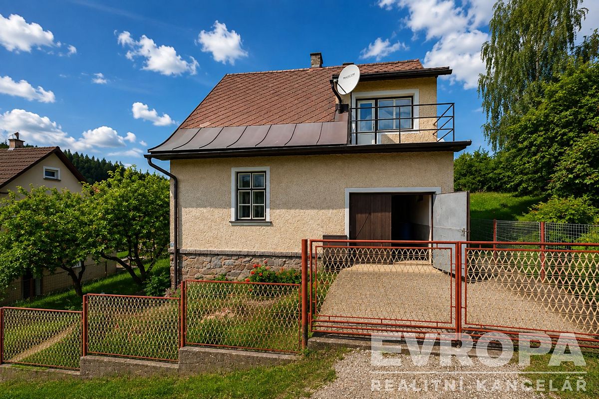 Prodej rodinného domu 136 m², pozemek 793 m² – fotografie 2