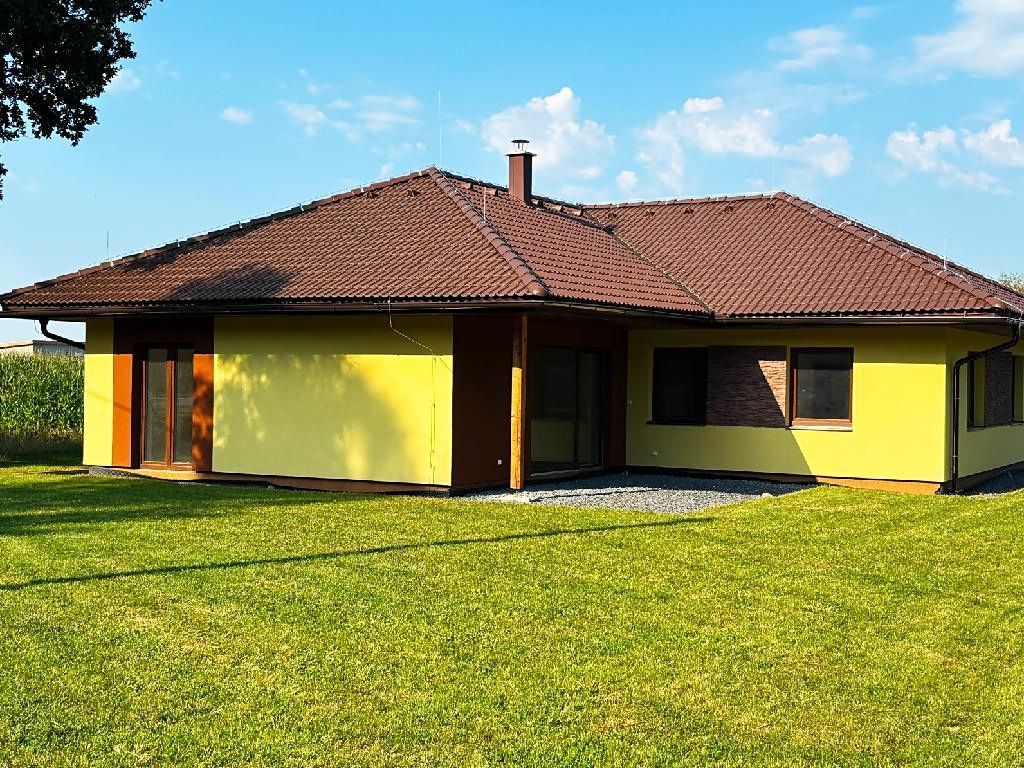 Prodej rodinného domu 146 m², pozemek 912 m² – fotografie 4