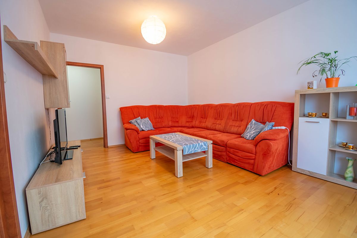Pronájem bytu 3+1 73 m² – fotografie 2