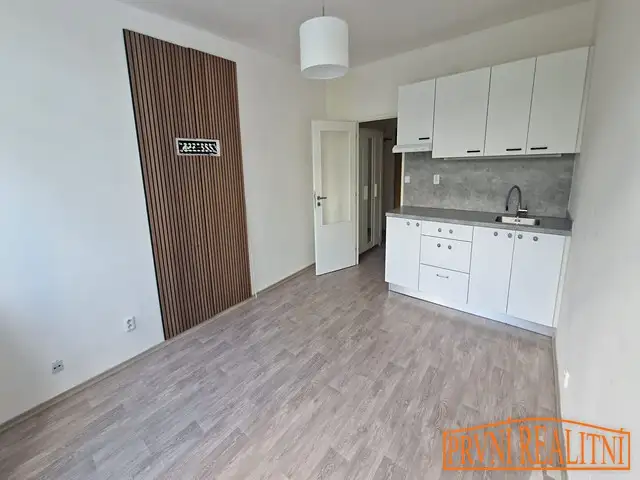 Pronájem bytu 1+kk 23 m², Luhačovice – náhled fotky 2