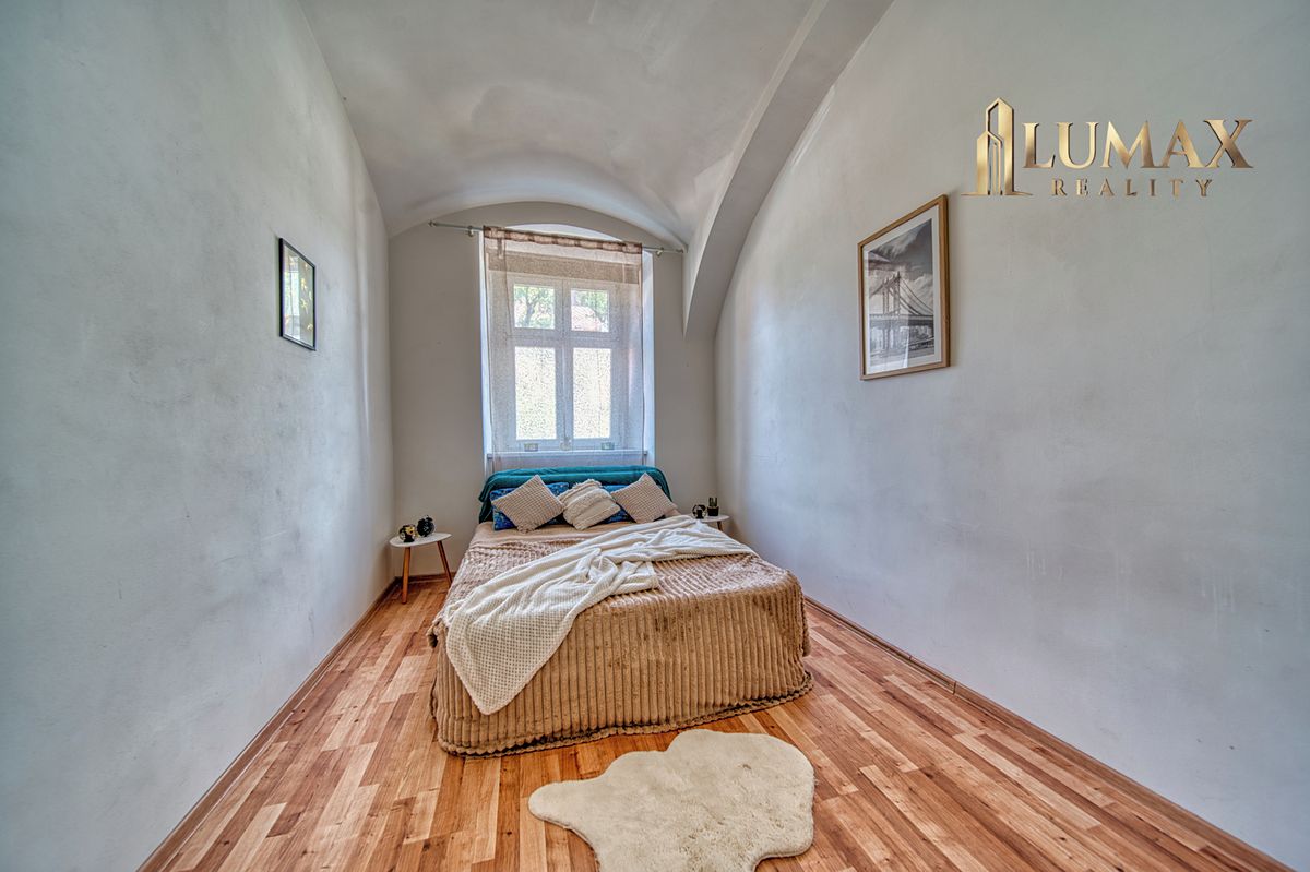Prodej rodinného domu 220 m², pozemek 602 m² – fotografie 4