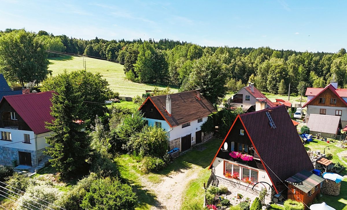 Prodej rodinného domu 200 m², pozemek 458 m² – fotografie 4