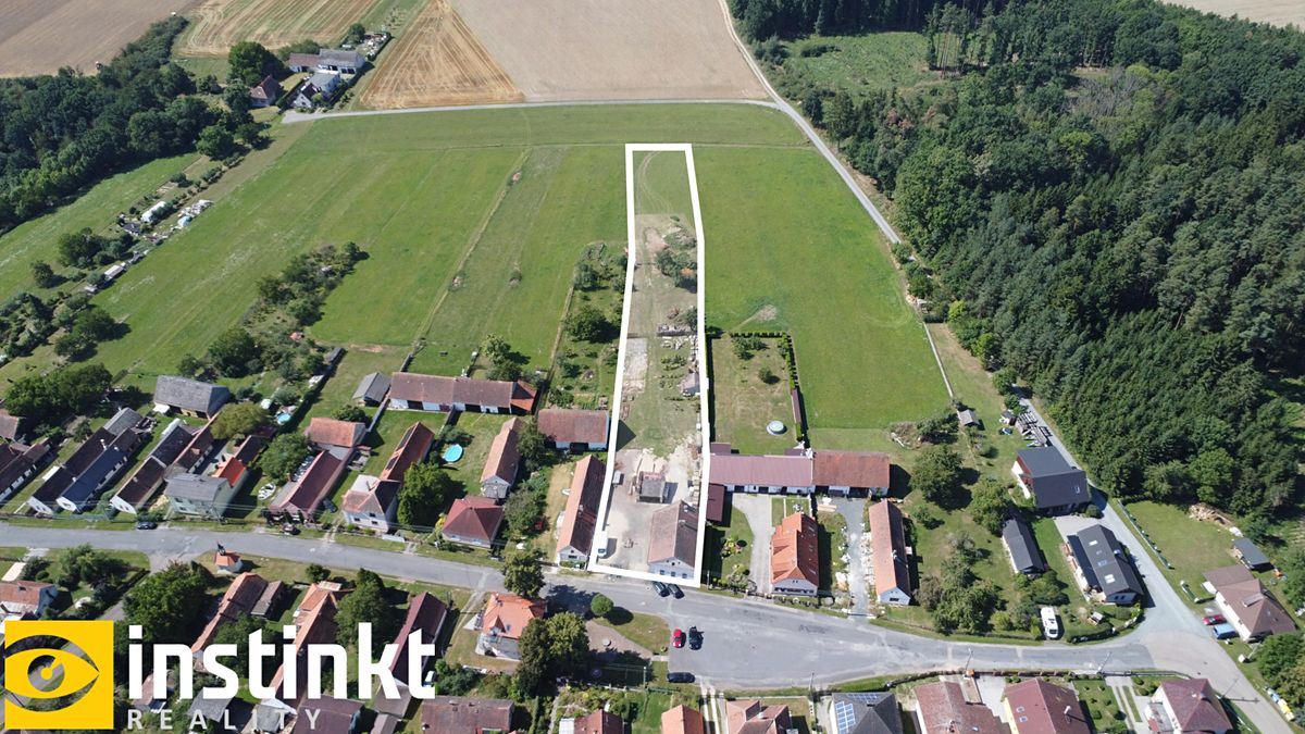 Prodej rodinného domu 225 m², pozemek 4254 m² – fotografie 2
