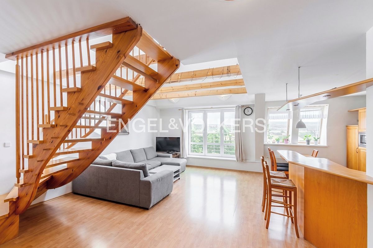 Pronájem bytu 5+kk 135 m²
