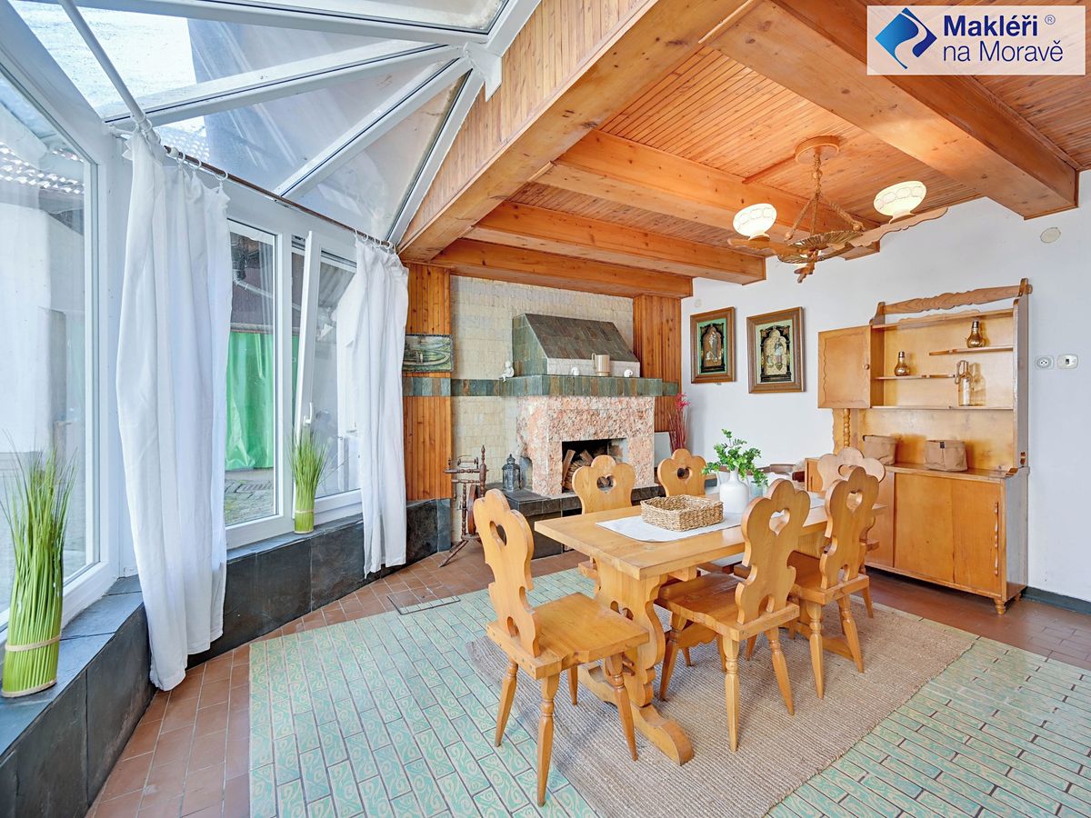 Prodej rodinného domu 200 m², pozemek 3182 m² – fotografie 4