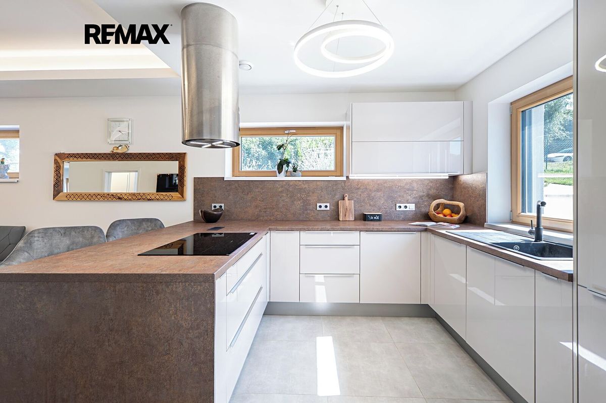 Prodej rodinného domu 162 m², pozemek 836 m² – fotografie 2