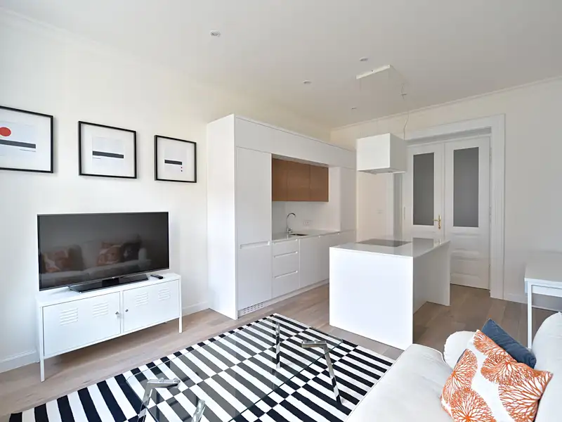 Pronájem bytu 2+kk 56 m², Praha – náhled fotky 1