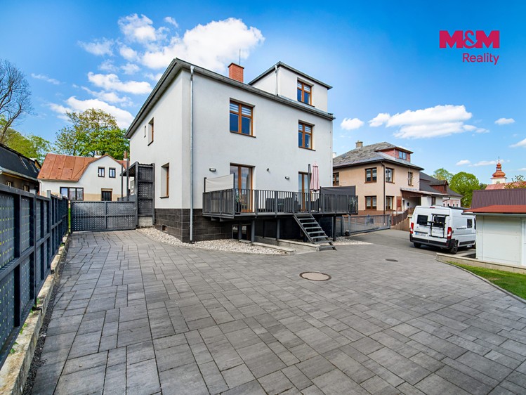 Haus zum Kauf, 1.152 m² (2 von 30)