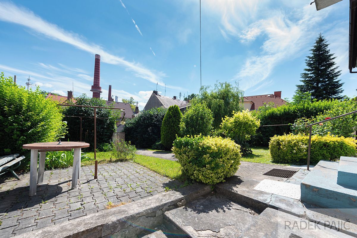 Prodej rodinného domu 218 m², pozemek 1274 m² – fotografie 3