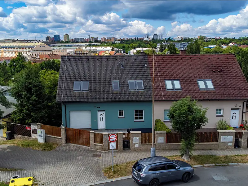Prodej rodinného domu 222 m², pozemek 378 m², Plzeň – náhled fotky 1