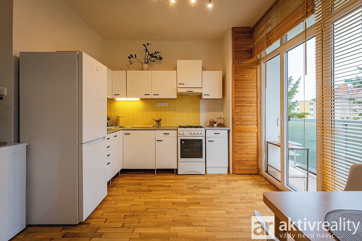 Pronájem bytu 2+1 67 m² – fotografie 3