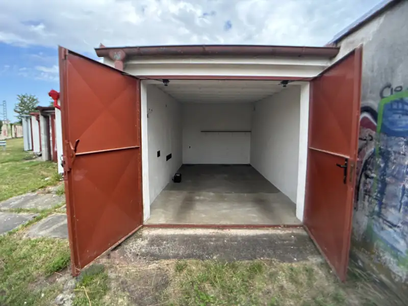 Pronájem garáže 17 m², Tábor – náhled fotky 1
