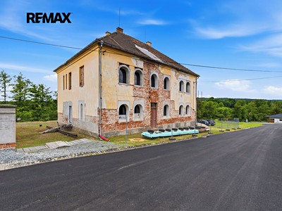 Prodej  rodinného domu 735 m², pozemek 3 134 m²