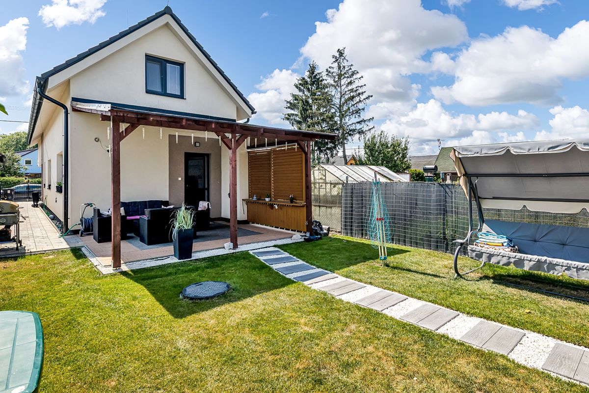 Prodej rodinného domu 150 m², pozemek 437 m² – fotografie 2
