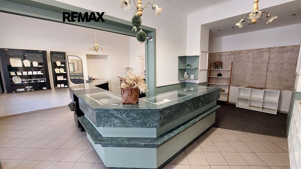 Prodej obchodního prostoru 57 m²