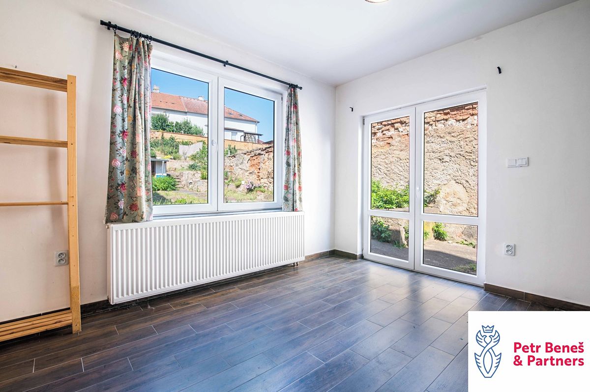 Prodej rodinného domu 189 m², pozemek 450 m² – fotografie 2