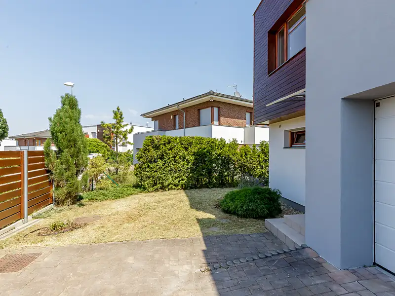 Prodej rodinného domu 137 m², pozemek 566 m², Praha – náhled fotky 3