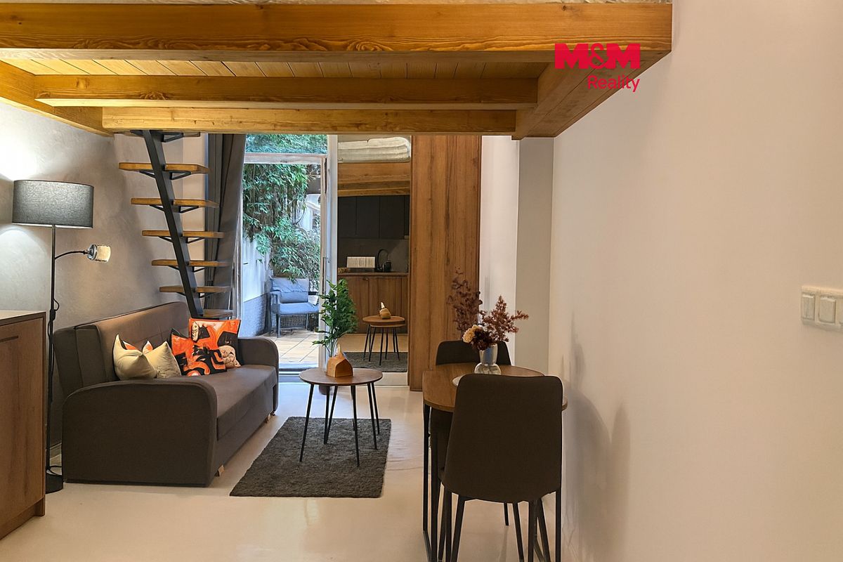 Pronájem bytu 1+kk 34 m²