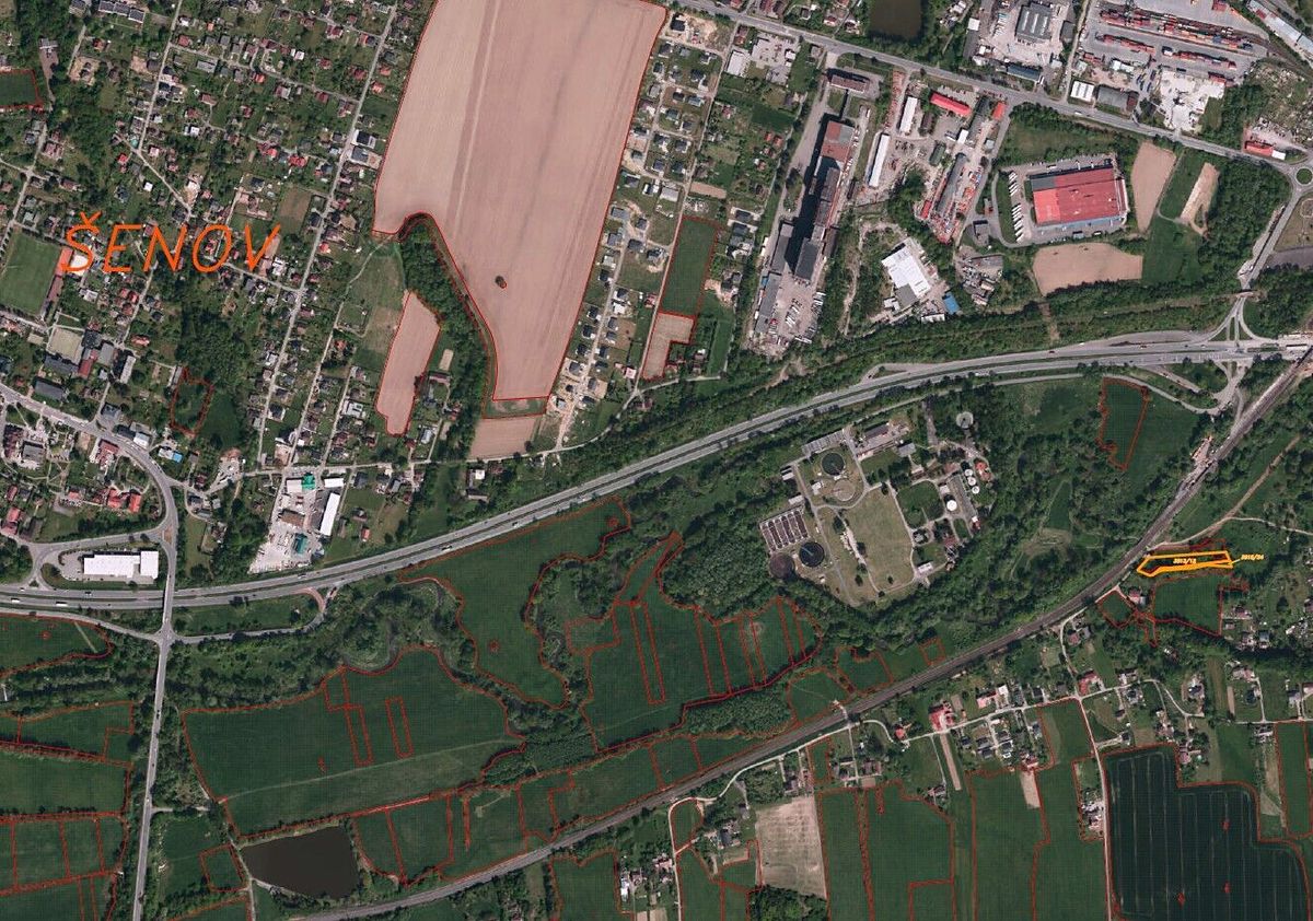 Prodej pozemku 2856 m²