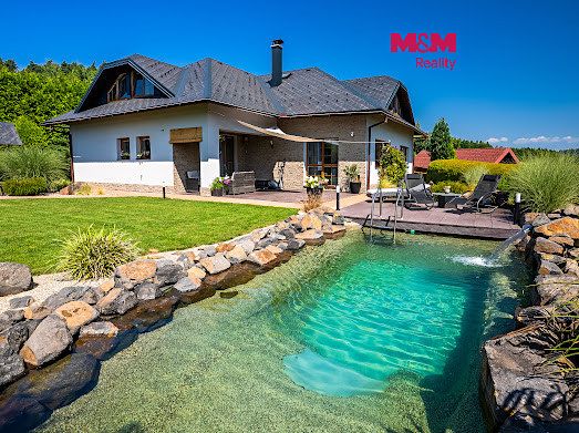 Prodej rodinného domu 290 m², pozemek 1575 m²