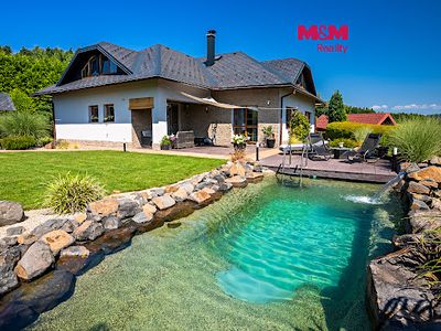 Prodej rodinného domu 290 m², pozemek 1575 m²