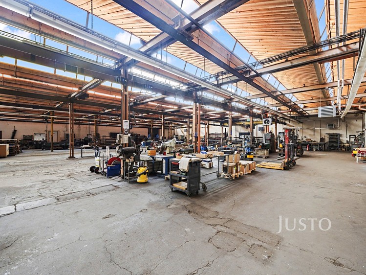 Pronájem komerčního prostoru, 1 788 m² (22 z 28)