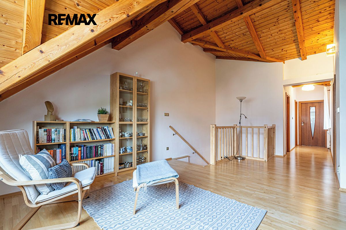 Prodej vícegeneračního domu 177 m², pozemek 726 m² – fotografie 3