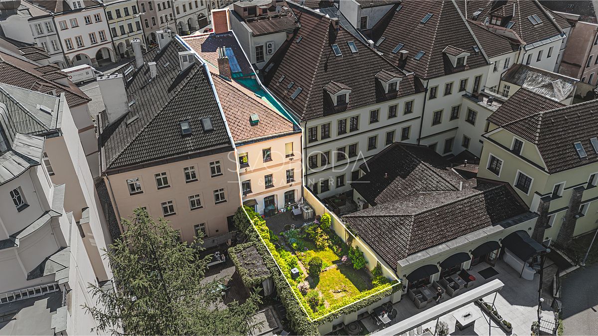 Prodej vícegeneračního domu 582 m², pozemek 287 m² – fotografie 2