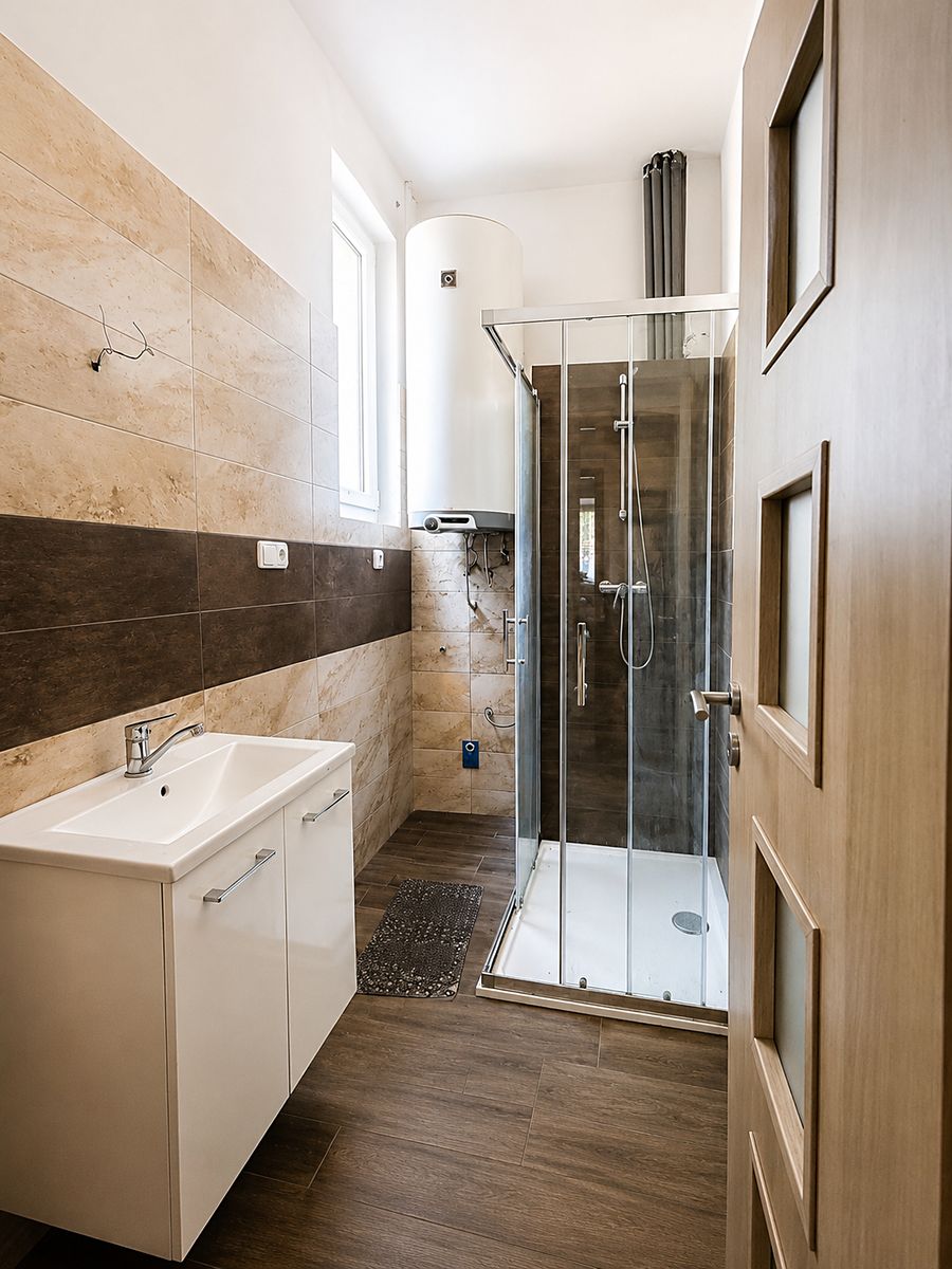 Prodej rodinného domu 250 m², pozemek 1200 m² – fotografie 4
