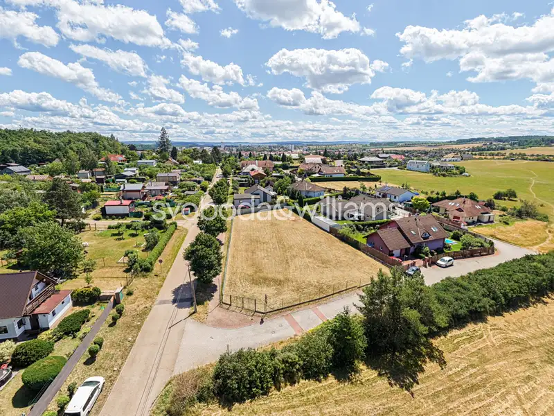 Prodej stavebního pozemku 1502 m², Dobříš – náhled fotky 1
