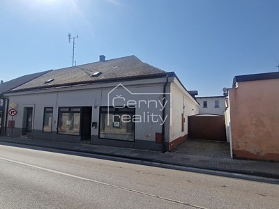 Prodej komerční nemovitosti 300 m²