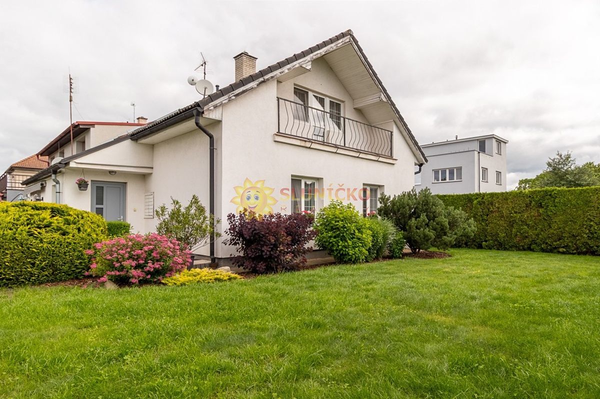 Prodej rodinného domu 188 m², pozemek 250 m² – fotografie 2