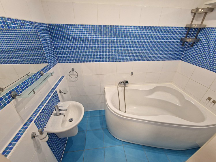 Pronájem bytu 2+1, 55 m² (2 z 14)