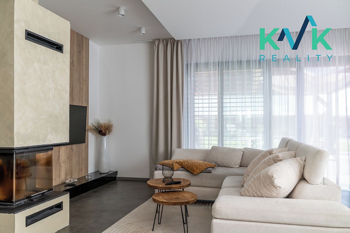 Prodej rodinného domu 228 m², pozemek 1069 m² – fotografie 4