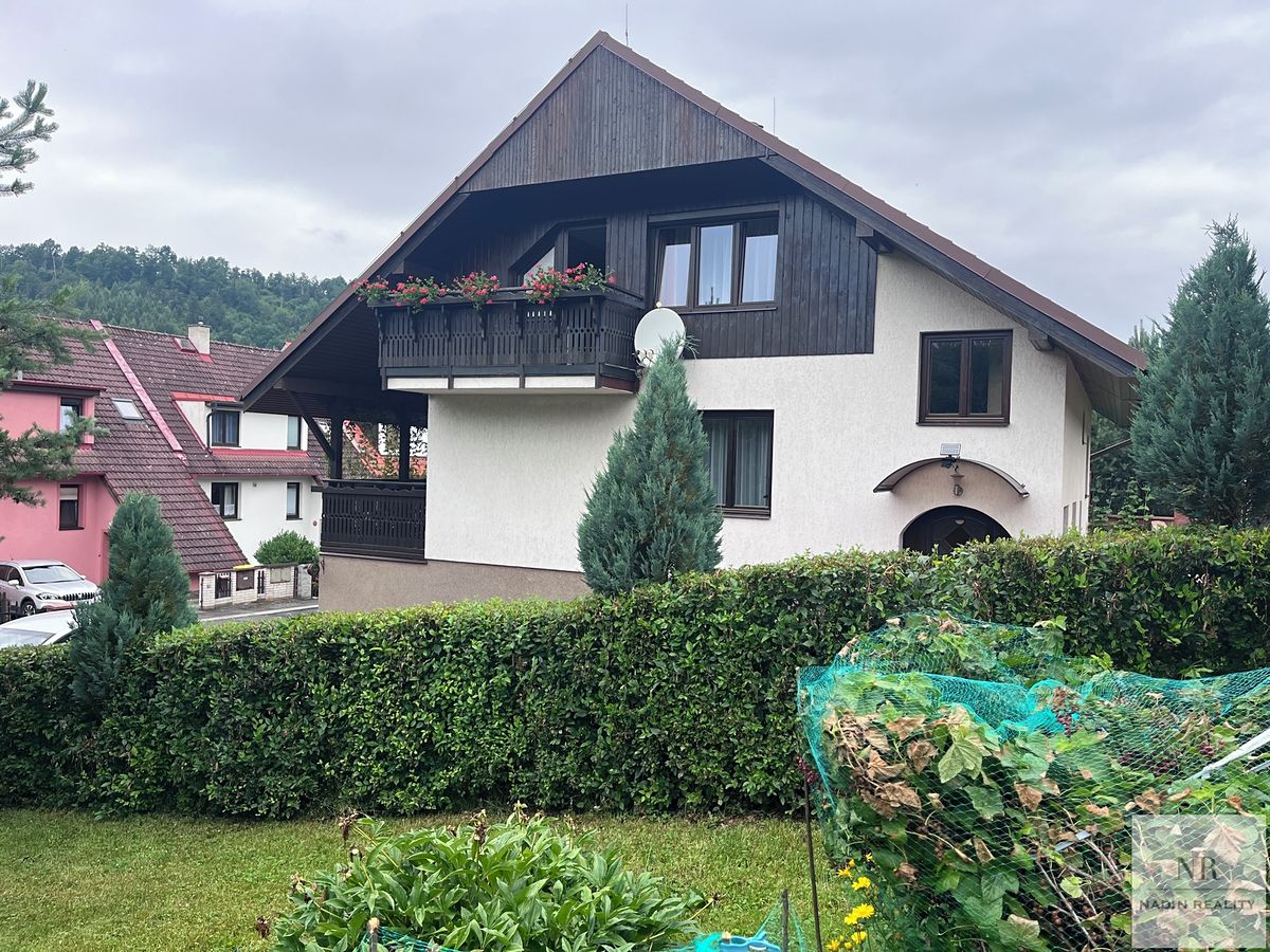 Prodej rodinného domu 160 m², pozemek 663 m² – fotografie 2
