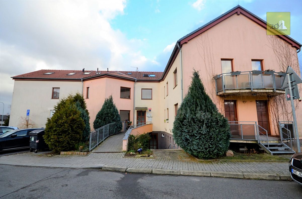 Pronájem bytu 1+kk 42 m²