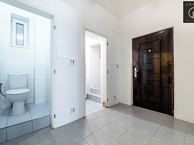 Комерційне приміщення на продаж, 37 м² (3 з 16)