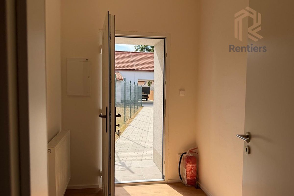 Prodej rodinného domu 137 m², pozemek 332 m² – fotografie 2