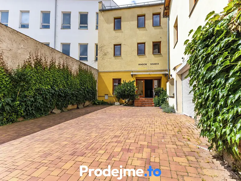 Prodej ubytovacího zařízení 1593 m², Znojmo – náhled fotky 2