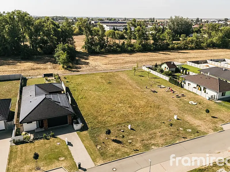 Prodej stavebního pozemku 726 m², Cvrčovice – náhled fotky 1