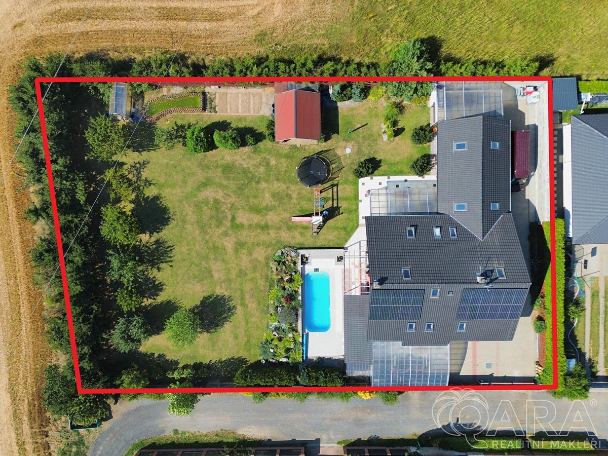 Prodej rodinného domu 373 m², pozemek 2175 m² – fotografie 5
