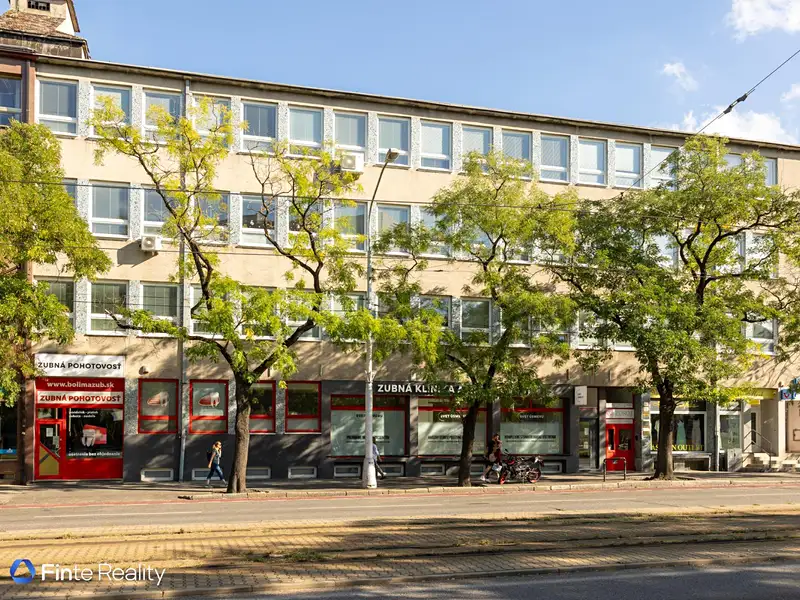 Prodej kanceláře 306 m², Bratislava – náhled fotky 1