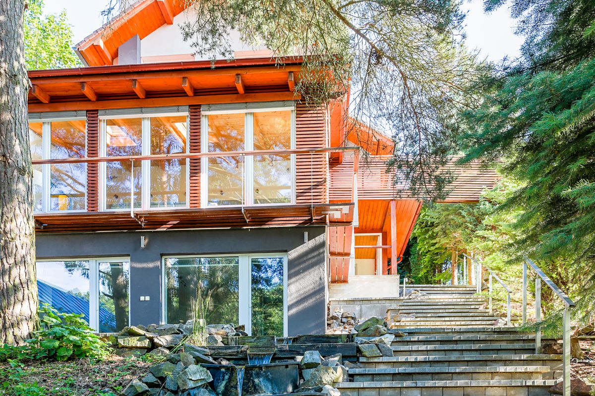 Pronájem vily 237 m², pozemek 1350 m²