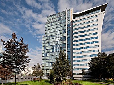 Pronájem kanceláře 244 m²