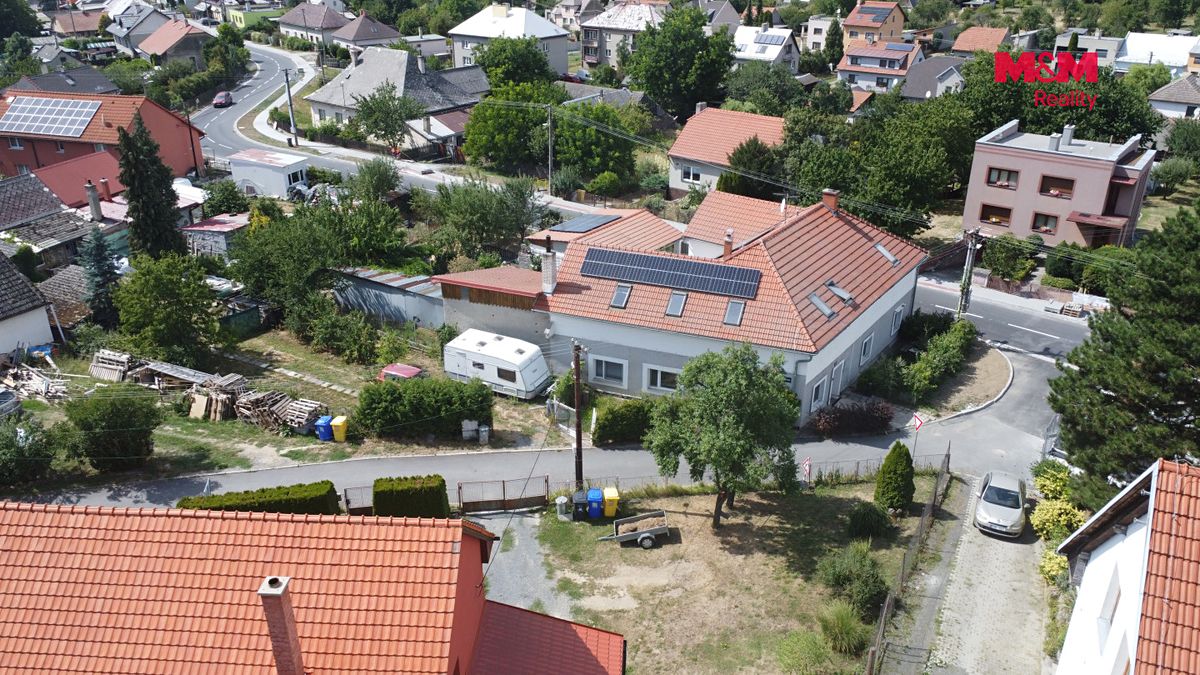 Prodej rodinného domu 400 m², pozemek 900 m² – fotografie 3