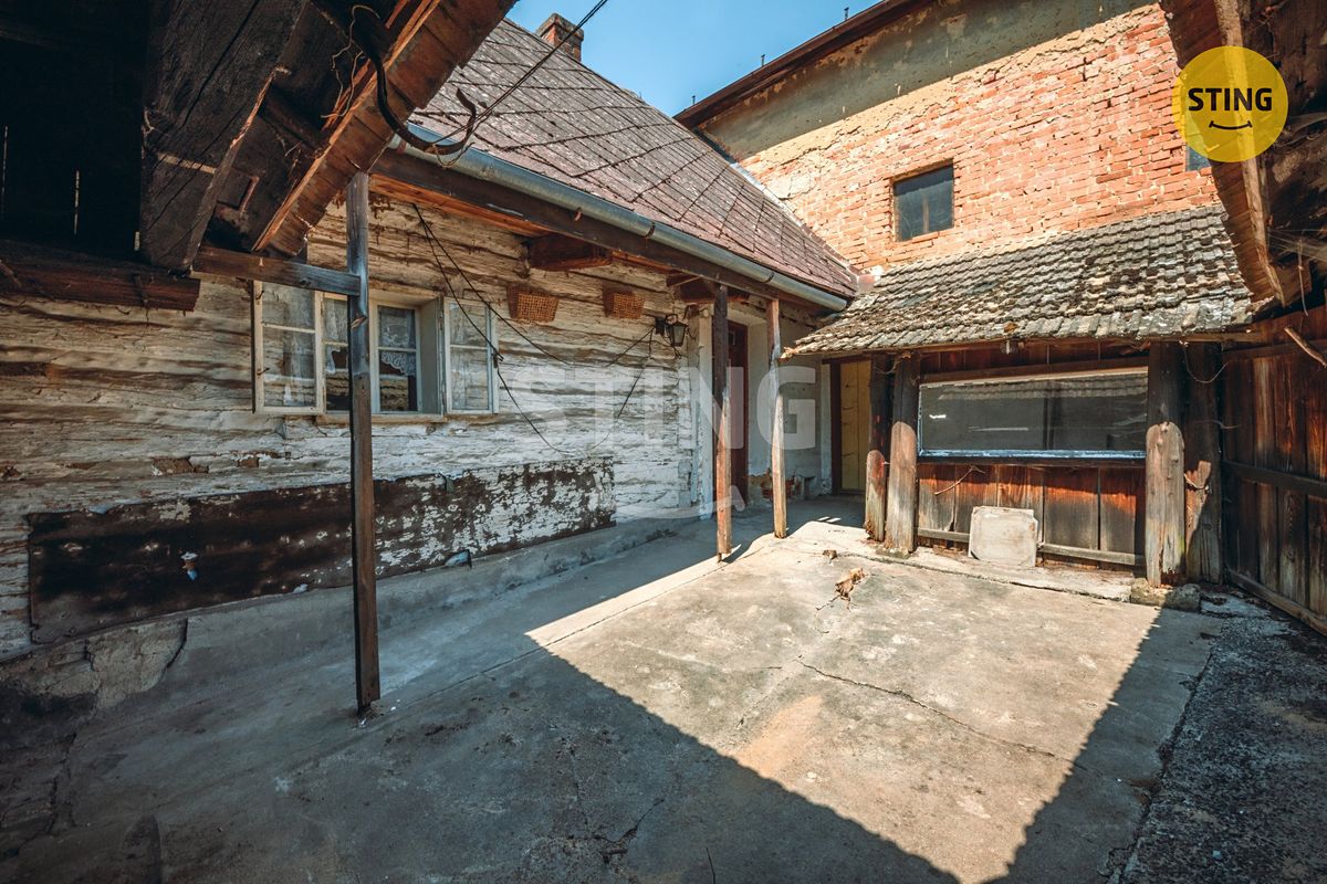 Prodej rodinného domu 300 m², pozemek 929 m² – fotografie 5